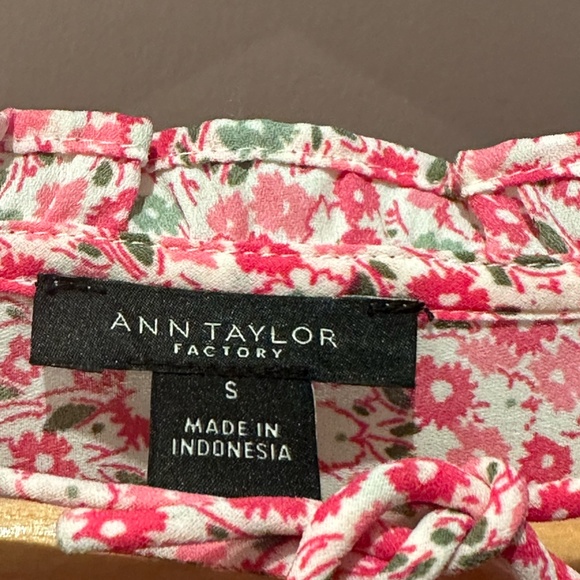 Floral Pintucked Ruffle blouse by Ann Taylor - Picture 3 of 5